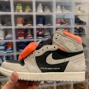 Ds Jordan 1 neutral grey crimson